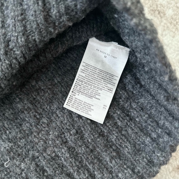 sold Banana republic wool sweater - Picture 3 of 5